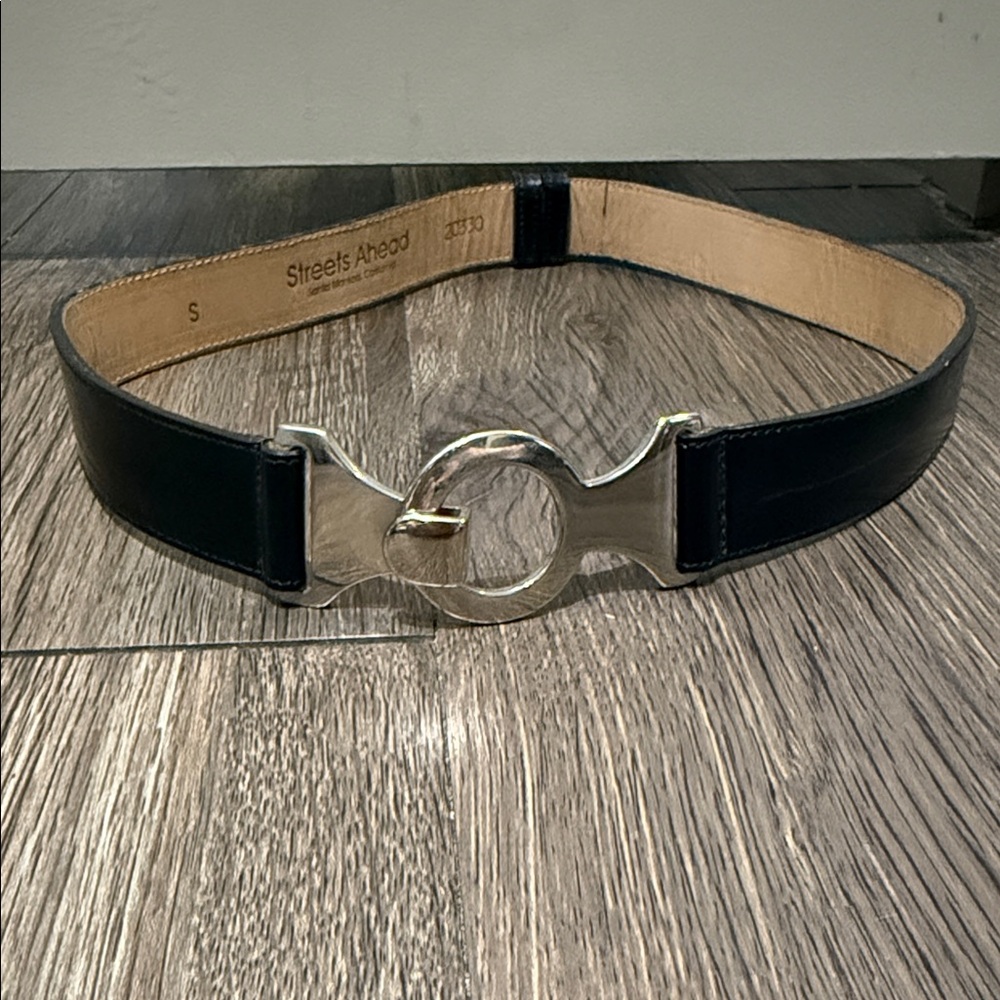 Streets Ahead Vintage Leather Interlocking Belt